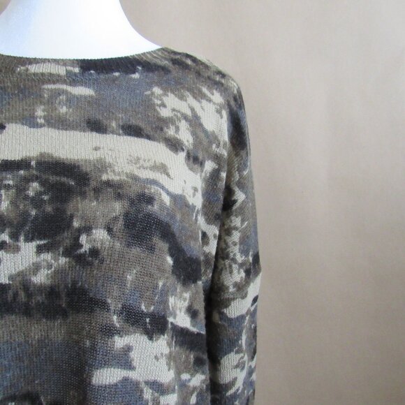 Rock & Republic Large Camo Sweater - Picture 3 of 7